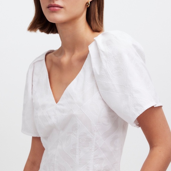 Madewell Tops - NWT Madewell Darted V-Neck Top Floral White Slightly Cropped Sz 8